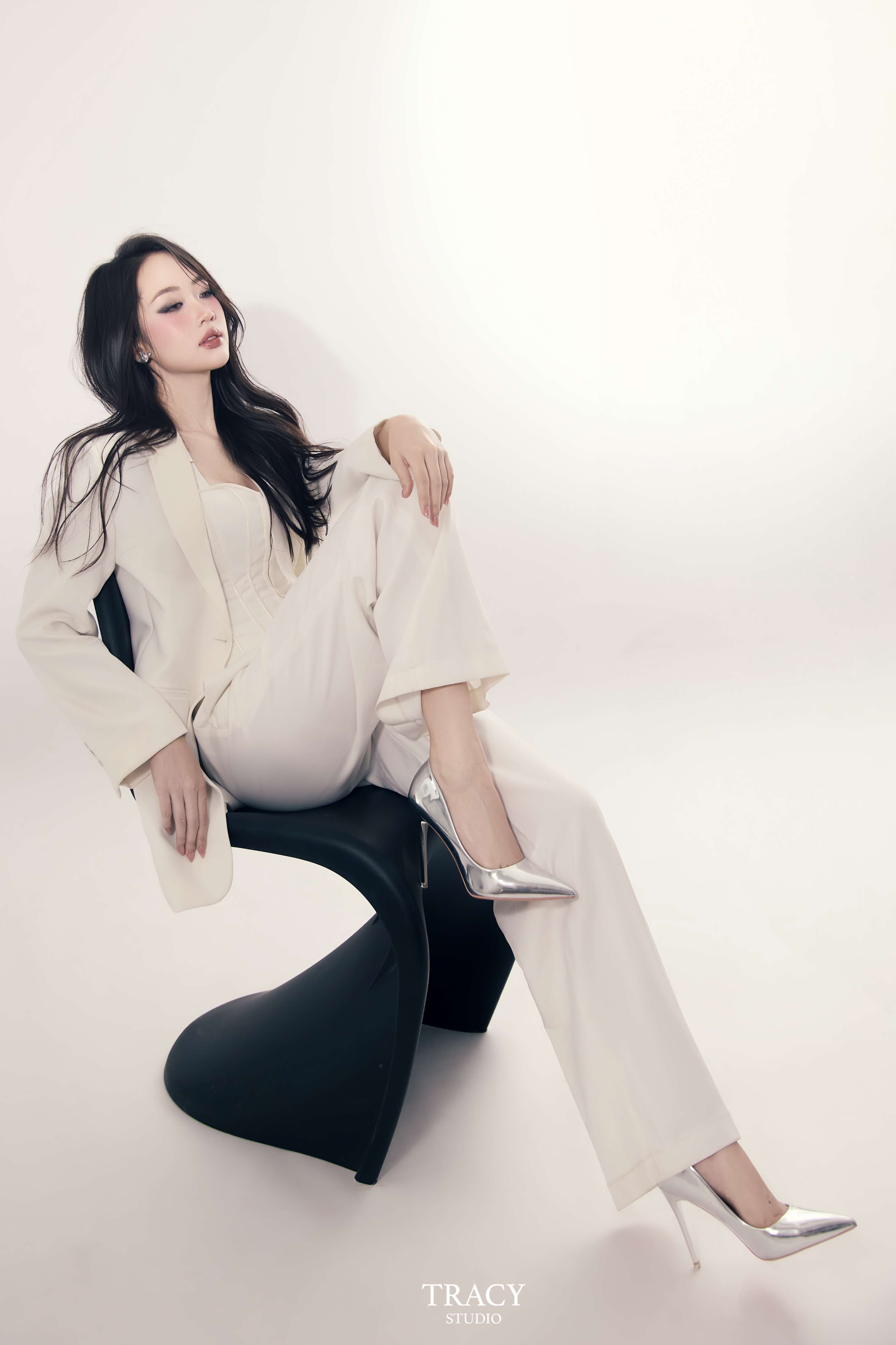 frontend/img/gallery/concept-cool-ngau-slay/tracy-studio-chup-concept-slay-trang (2).jpg